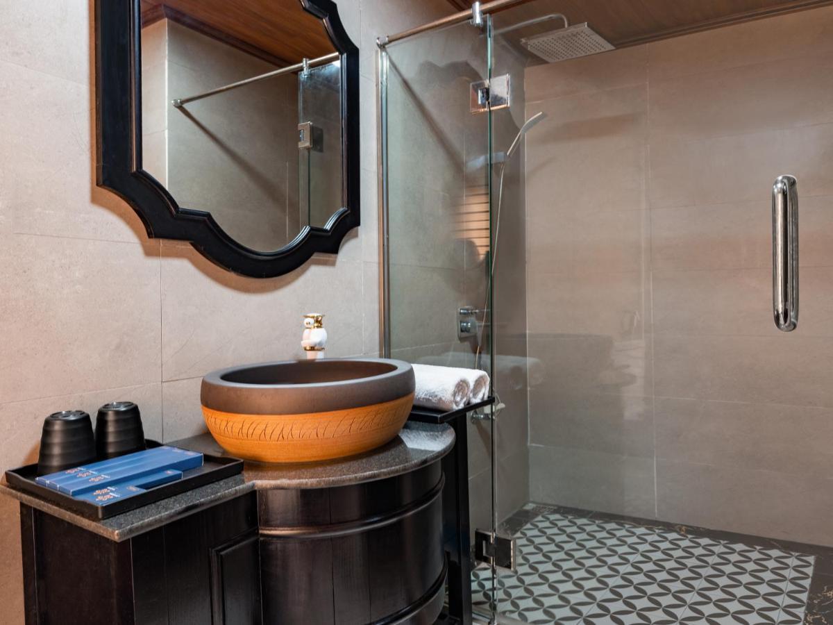 La Pandora Boutique Cruises Hotel Ha Long Bagian luar foto